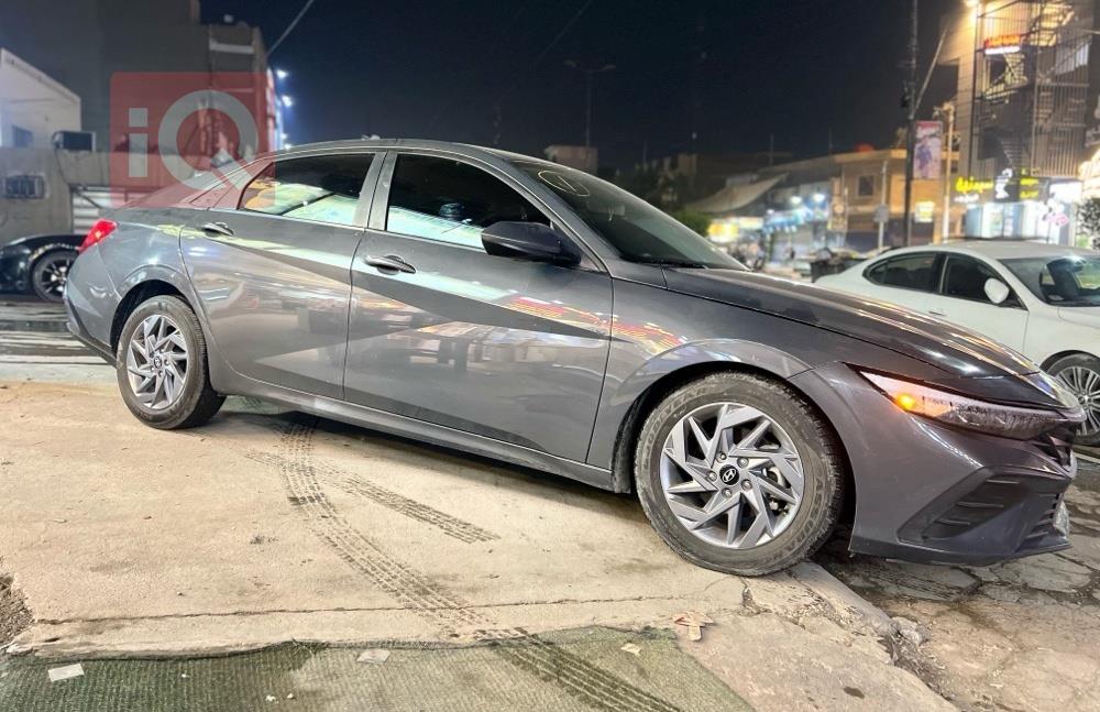 هیوندای ئەلەنترا